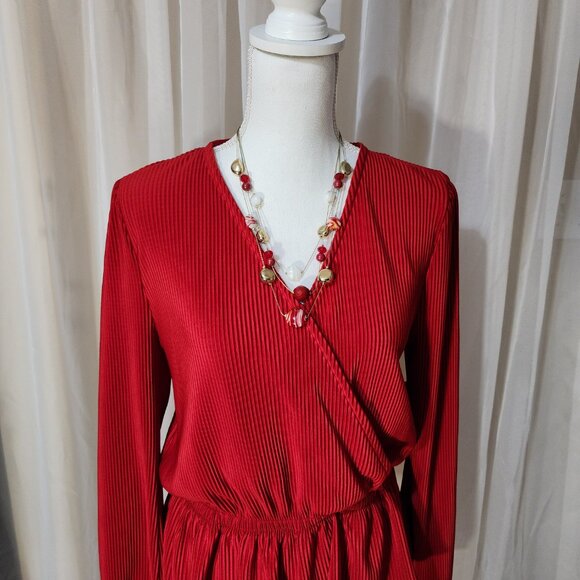 NWT- Red Ribbed Peplum- Waisted Long- Sleeved Shirt - Picture 6 of 8